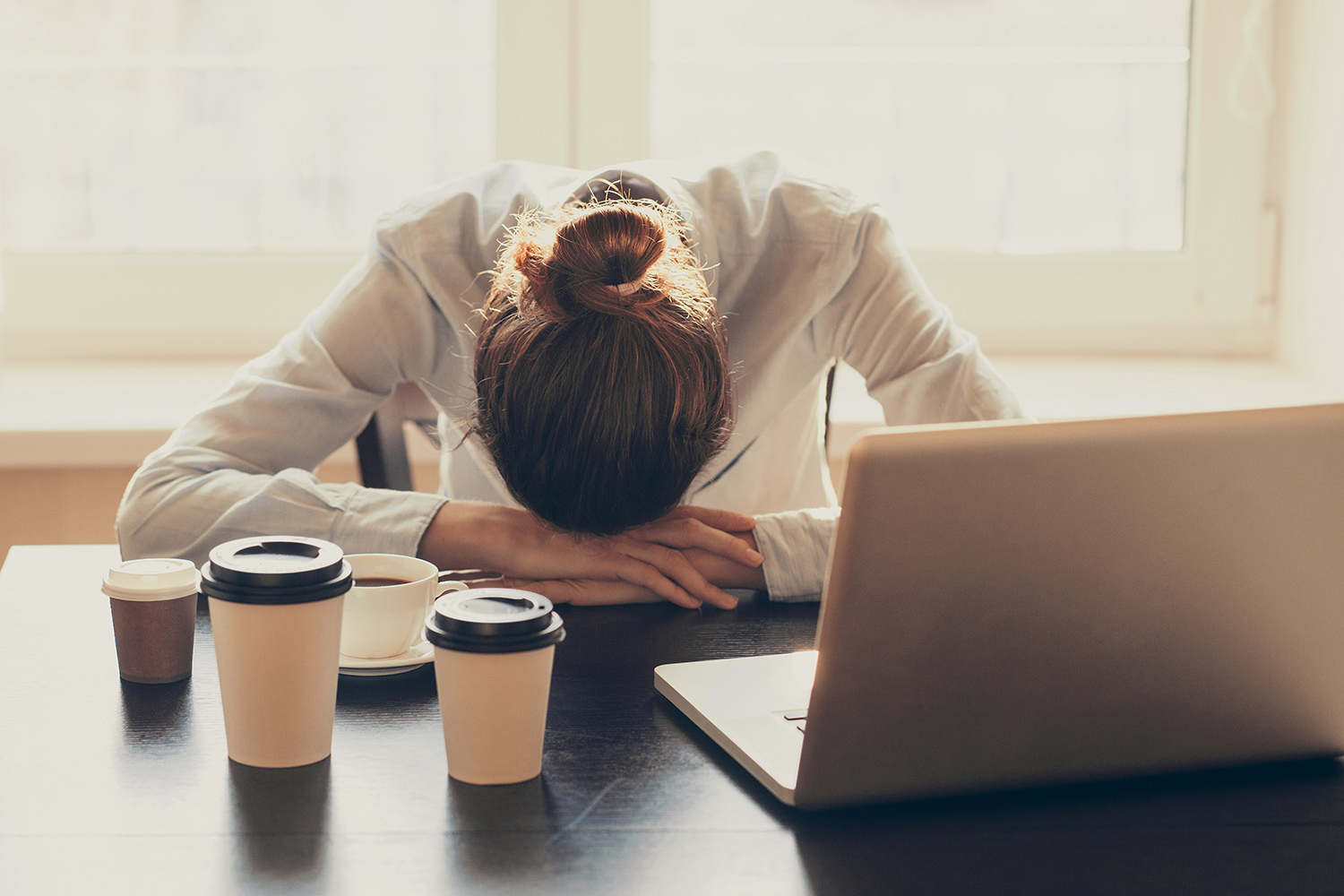 employé fatiguée et stressée