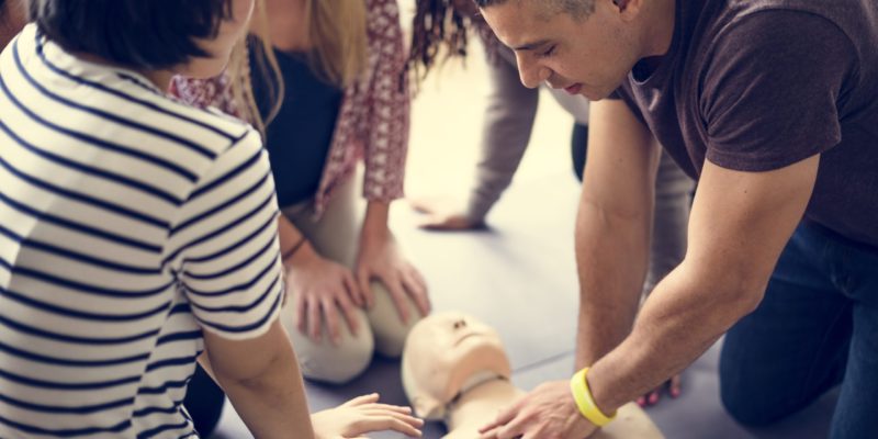 CPR First Aid Training Concept Introduction aux premiers secours