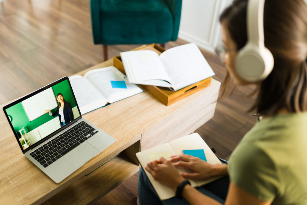 Formation en santé et sécurité avec apprentissage mixte